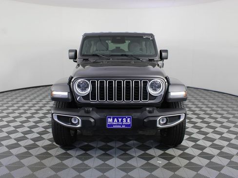 Used 2025 Jeep Wrangler Unlimited Sahara AWD/4WD image 25