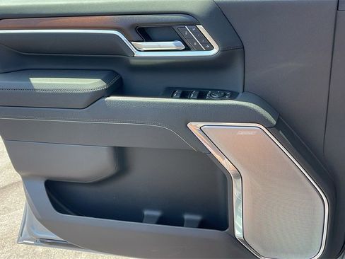 New 2025 GMC Sierra 2500 Denali w/ Denali Reserve Package image 28