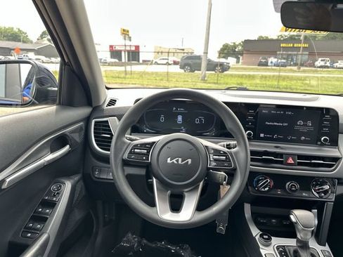 Used 2025 Kia Seltos LX AWD/4WD image 13