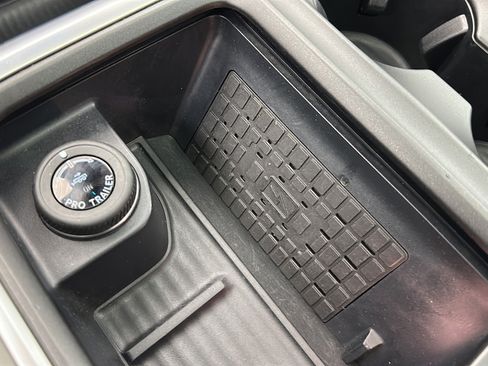 Used 2025 Ford Expedition Active AWD/4WD image 22