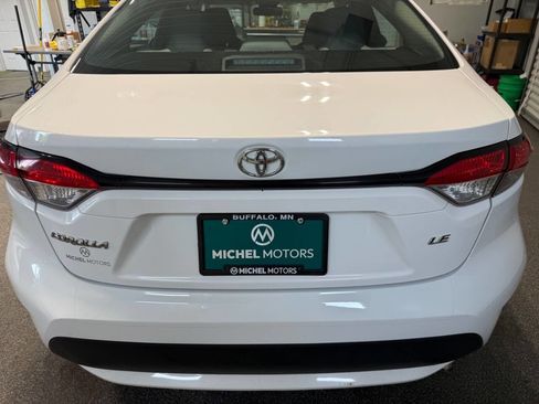 Used 2022 Toyota Corolla LE image 6