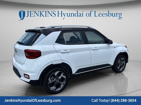 New 2026 Hyundai Venue SEL FWD image 5