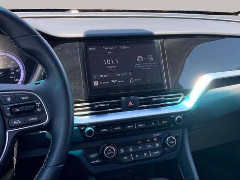 Used 2022 Kia Niro LXS FWD image 6