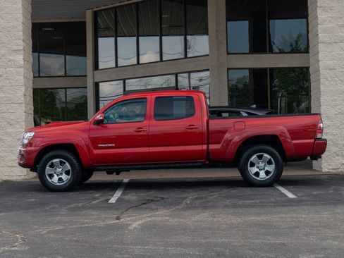 Used 2014 Toyota Tacoma 4x4 Double Cab w/ TRD Sport Package image 5