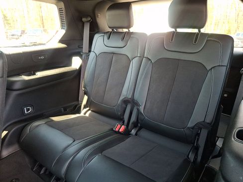 Used 2023 Jeep Grand Cherokee L Laredo AWD/4WD image 11