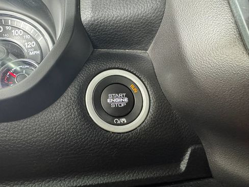 Used 2020 RAM 1500 Big Horn AWD/4WD image 17
