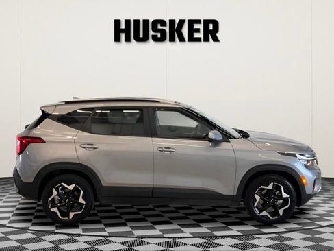 Used 2025 Kia Seltos S image 2