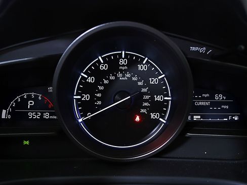 Used 2018 MAZDA MAZDA3 Touring image 24