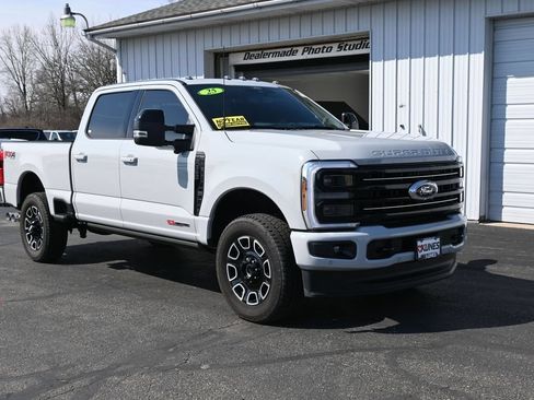 Used 2025 Ford F350 Platinum AWD/4WD image 3