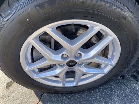 Used 2024 Ford Edge SEL w/ Convenience Package image 11