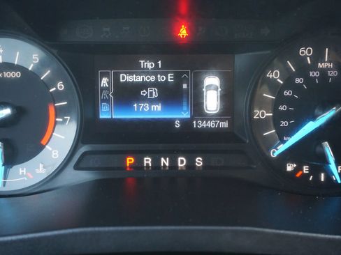 Used 2017 Ford Explorer XLT AWD/4WD image 12