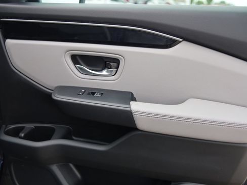 Used 2025 Honda Pilot EX-L image 38