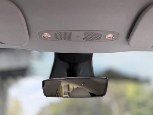 Used 2021 Tesla Model Y Long Range image 48