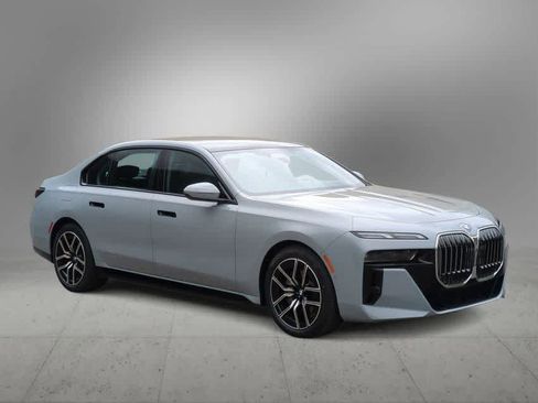 New 2025 BMW 740i xDrive 740i xDrive image 2