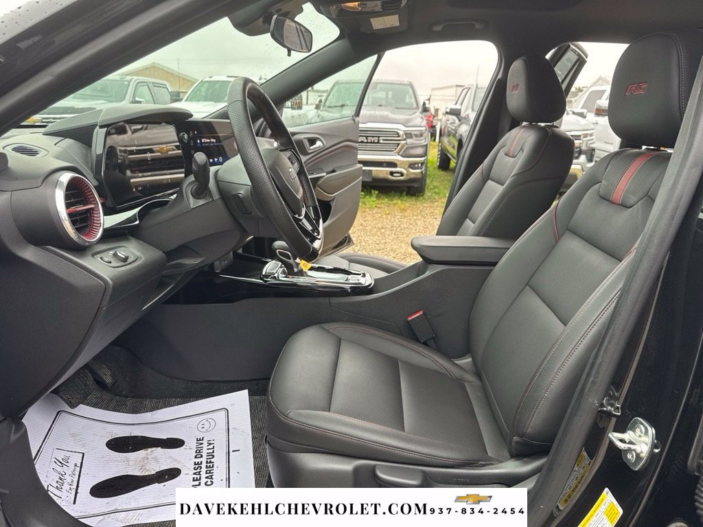 Used 2024 Chevrolet Trax RS w/ Sunroof Package FWD image 16