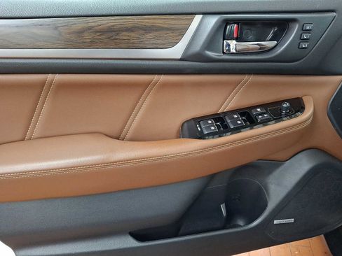 Used 2019 Subaru Outback 2.5i Touring image 8