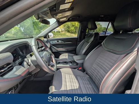 Used 2025 Ford Explorer ST-Line AWD/4WD image 10