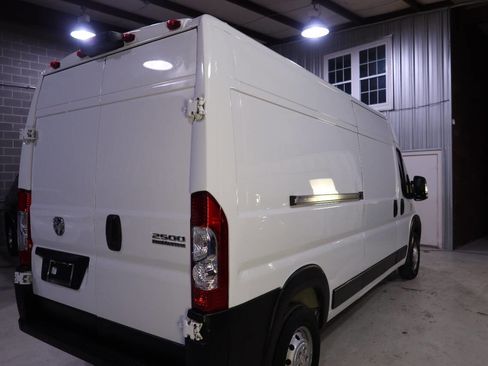 Used 2023 RAM ProMaster 2500 w/ Driver Convenience Group image 6