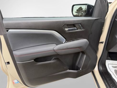 Used 2023 Chevrolet Colorado Z71 w/ Z71 Convenience Package 2 image 14