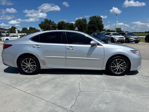 Used 2014 Lexus ES 350 w/ Premium Package FWD image 3