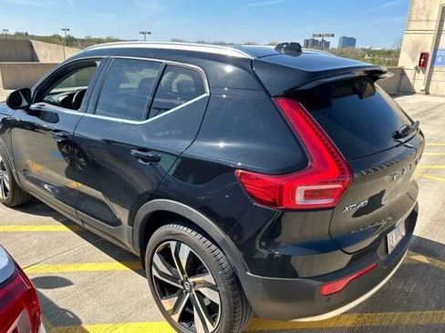 Used 2023 Volvo XC40 B5 Plus w/ Protection Package Premier AWD/4WD image 4