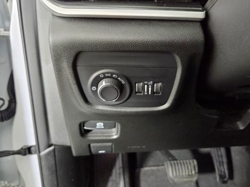 Used 2023 Jeep Grand Cherokee L Laredo image 20