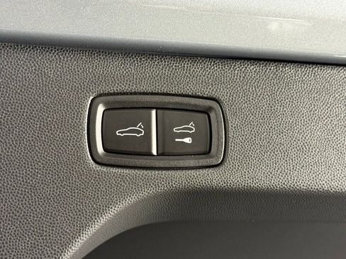 New 2025 Porsche Macan 4 Electric image 18