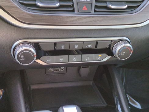 Used 2024 Nissan Altima 2.5 SV image 25