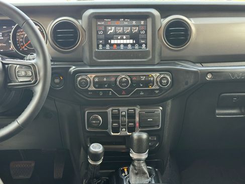 Used 2023 Jeep Wrangler Unlimited Sport AWD/4WD image 23