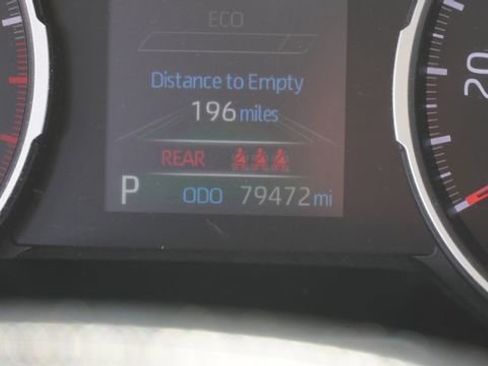 Used 2019 Toyota RAV4 LE FWD image 32
