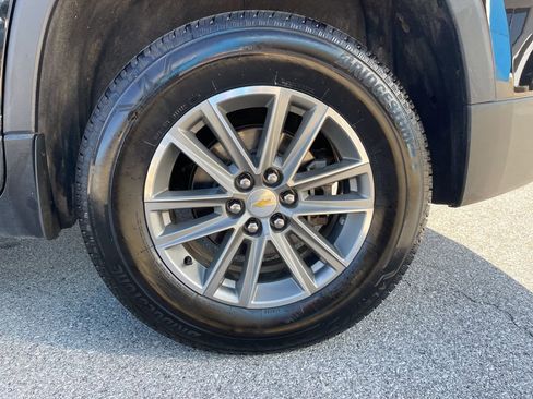 Used 2023 Chevrolet Traverse LT image 62