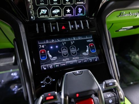 Used 2022 Lamborghini Urus image 44