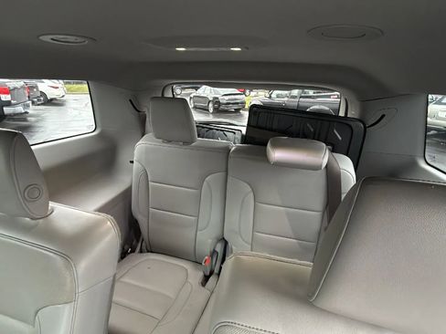 Used 2019 GMC Acadia SLT w/ LPO, Floor Liner Package image 13