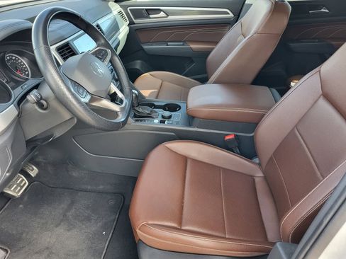 Used 2021 Volkswagen Atlas SE image 25