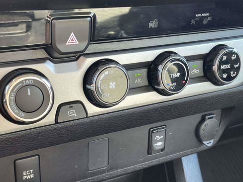 Used 2018 Toyota Tacoma SR w/ SR Convenience Package AWD/4WD image 29