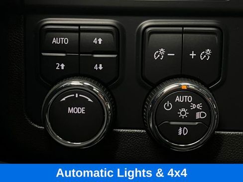 Used 2025 Chevrolet Suburban RST w/ Comfort Package image 19