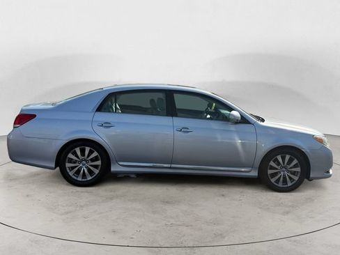 Used 2011 Toyota Avalon Limited FWD image 4