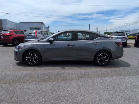 Used 2024 Nissan Sentra SV FWD image 5
