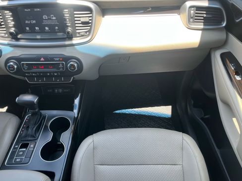 Used 2019 Kia Sorento EX FWD image 15