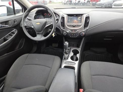 Used 2017 Chevrolet Cruze LT image 23