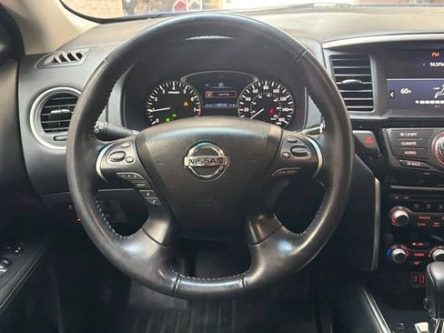 Used 2020 Nissan Pathfinder SV FWD image 18