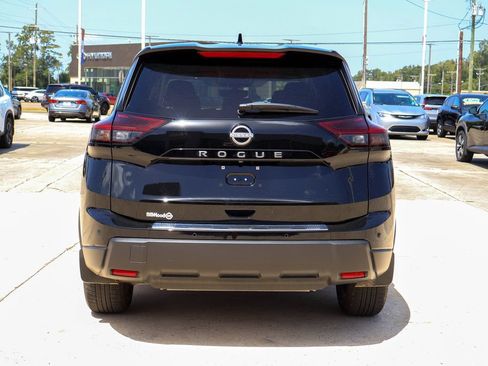 Certified 2026 Nissan Rogue SV w/ Cold Weather Package FWD image 19