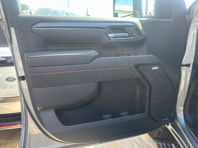 Used 2025 GMC Sierra 3500 AT4 w/ AT4 Premium Plus Package AWD/4WD image 11