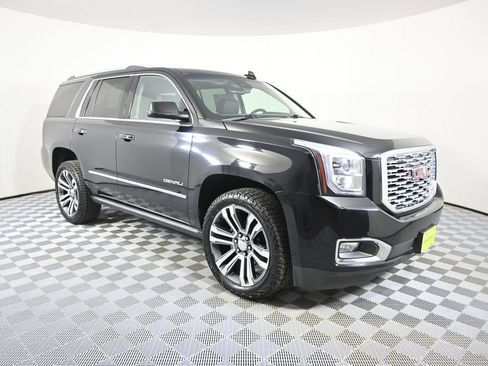 Used 2018 GMC Yukon Denali w/ Denali Ultimate Package AWD/4WD image 9