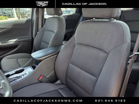 Used 2025 Chevrolet Malibu LT image 48