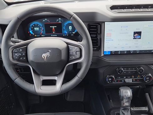 New 2025 Ford Bronco Badlands image 16