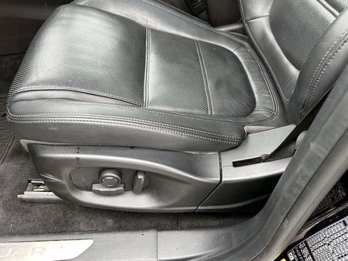 Used 2020 Jaguar E-PACE SE image 19