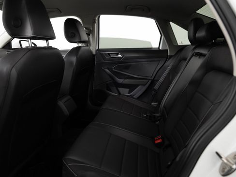 Used 2024 Volkswagen Jetta SE FWD image 17