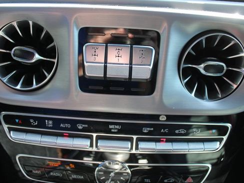 Certified 2021 Mercedes-Benz G 63 AMG 4MATIC w/ G Manufaktur Interior Package image 39