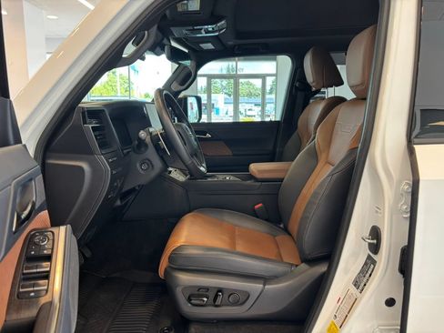 Used 2024 Lexus GX 550 w/ Cold Area Package AWD/4WD image 13